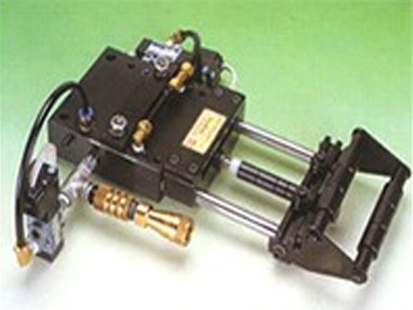 Cấp phôi khí có van điều khiển cấp và nhả